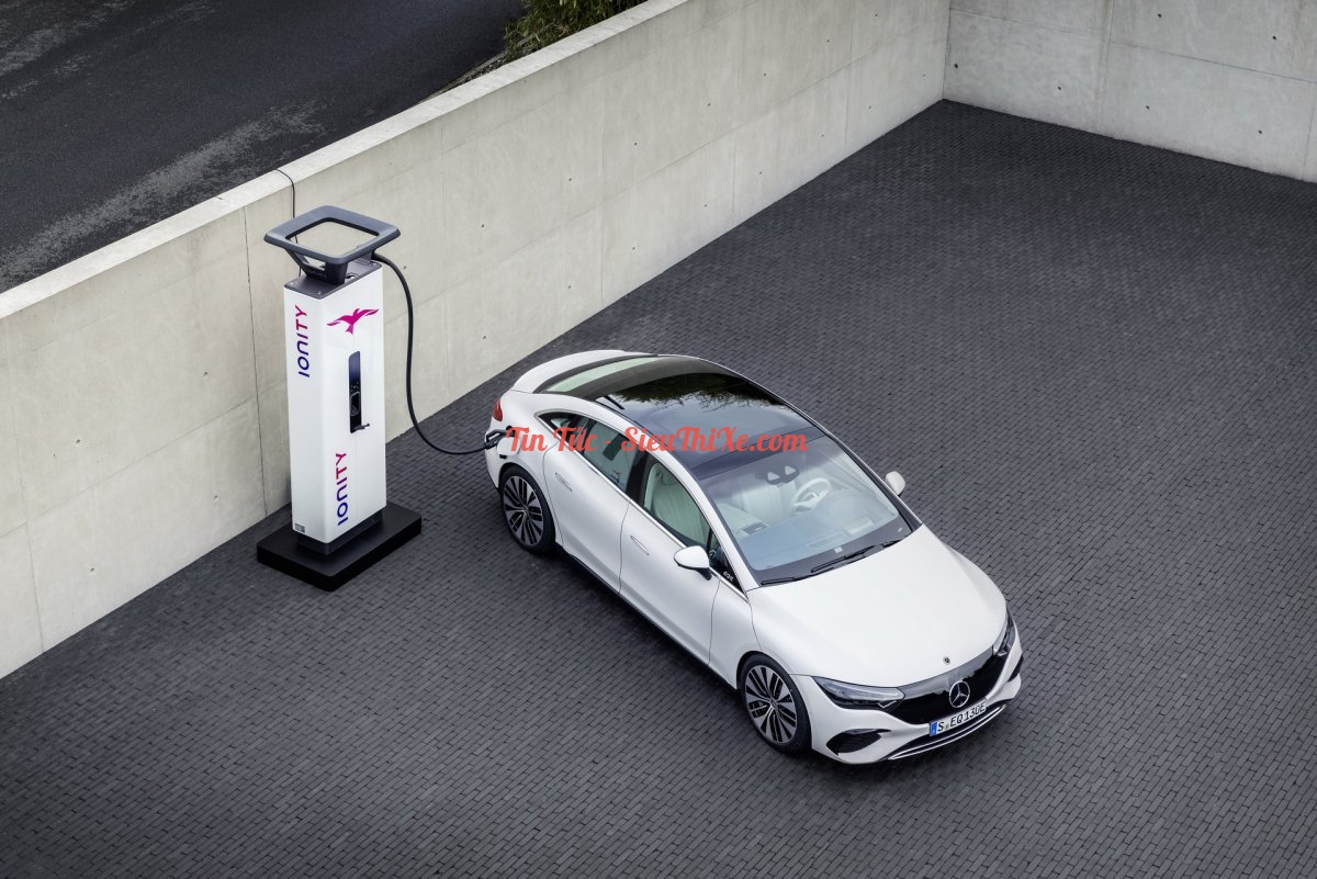 2022-Mercedes-Benz-EQE-42-8378-6532-8944-1630995174.jpg