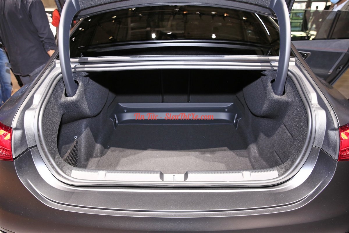 2023-Mercedes-EQE-Sedan-10-853-2052-6769-1630995173.jpg