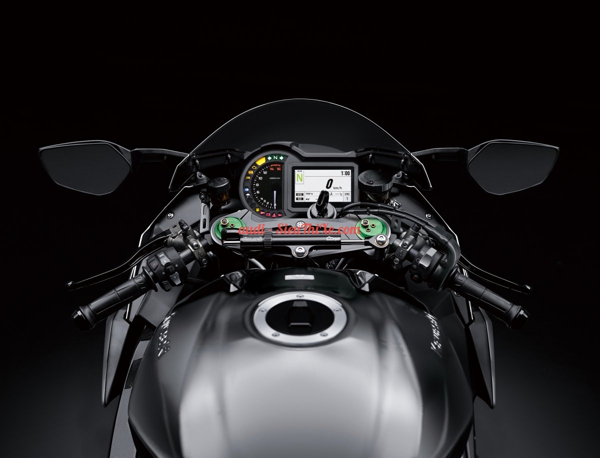 Ninja-H2-Carbon-Co-ng-nghe-TFT-5805-2212-1633150862.jpg